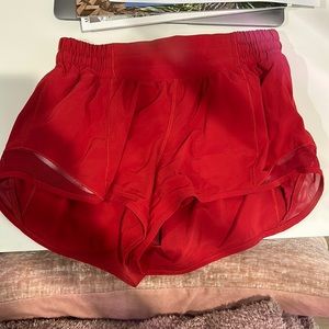 Lulu shorts HOTTY HOT 2.5”